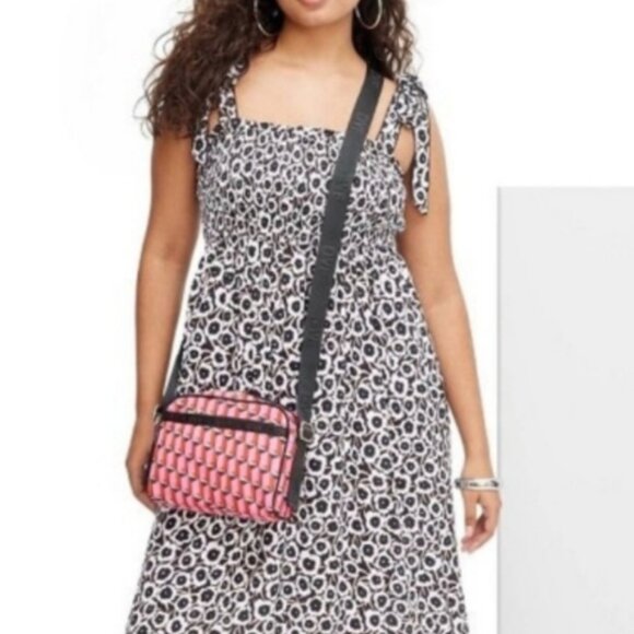 DVF Camera Crossbody Bag Pink Geo Print NWT Diane Von Furstenberg Target - Picture 3 of 6